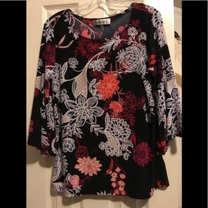 Jones Studio 3/4 dressy top. Size L. Like new.